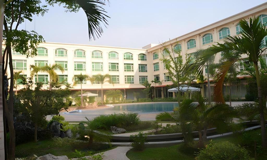 San Jiang Grand Hotel Vientiane Buitenkant foto
