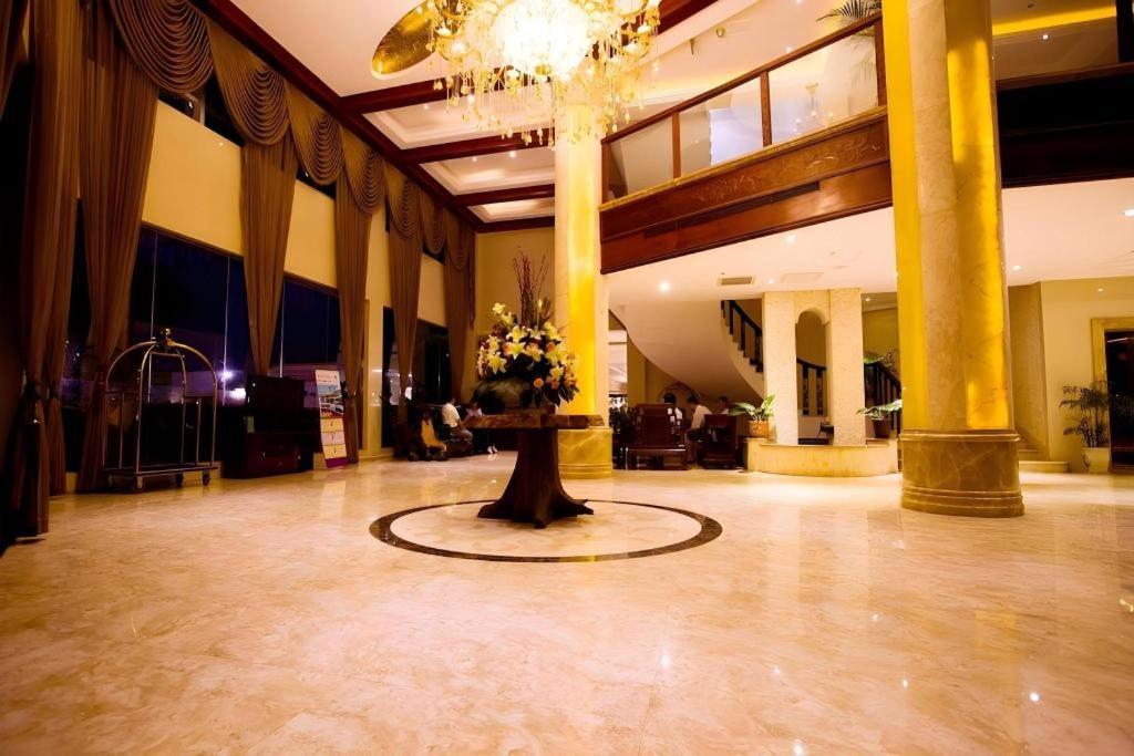 San Jiang Grand Hotel Vientiane Buitenkant foto